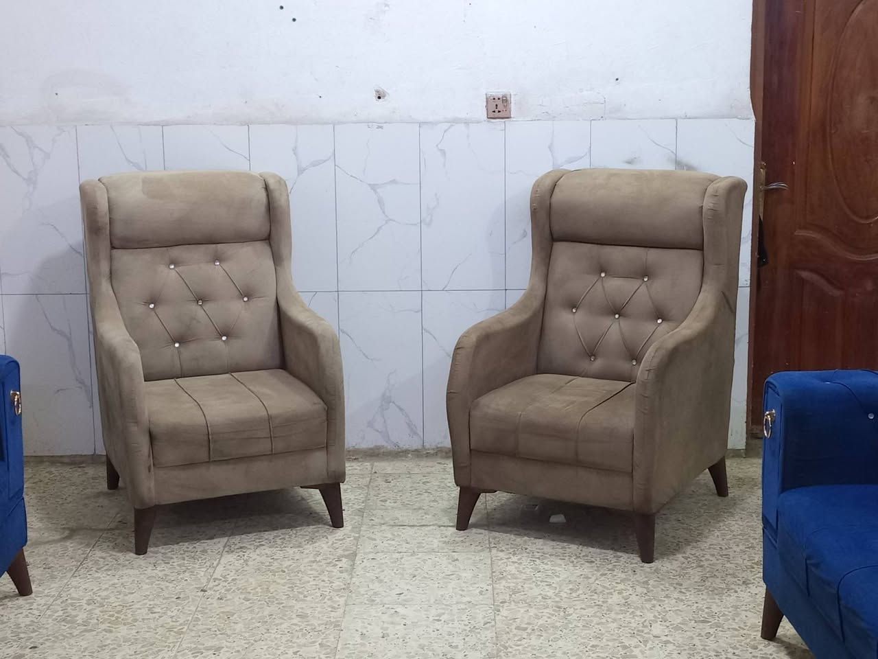 تخم تكمه نظيف جدا 7مقاعد ب200الف وبي مجال المكان الوشاش *********** يوجد توصيل بكروة  يوجد واتس اب
