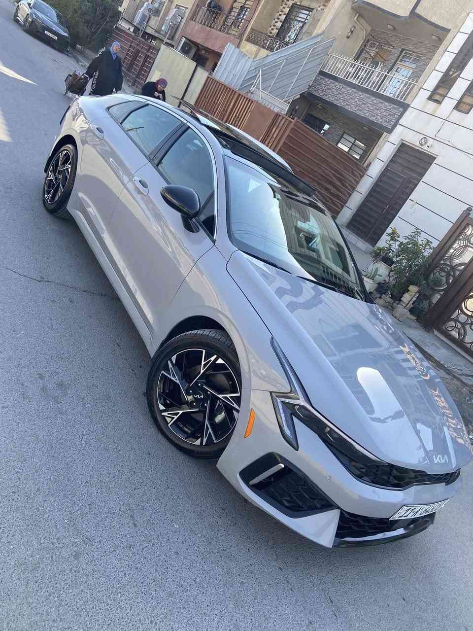 السلام عليكم 
كي فايف موديل 25
ماشية حالين 14 ميل 
لون سمنتي داخل احمر 
السياره اعلى فئه جتي لاين
حادثها بنيد وجاملغ صفحت اليمنى للعلم بنيد دعاميه نفس الون 
المواصفات 
بنوراما 
بصمه 
لد امامي خلفي ولد ترحيب
كشن كهرباء 
تدفئه بالكشن
تحديد مسار 
قياده ذاتيه
سماعات BOSS 🔊 
رادار 360درجه
حساس امامي خلفي 
شاشه كار بلي متصله
شاحن واير ليس 
سايد بريك بصمه 
مكينه 2500 تنفس طبيعي 
وباقي المواصفات المعروفه
سياره رقم بغداد مكان السياره الدوره او الحارثيه
السعر 220
للاتصال 
***********
