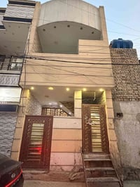 عندي بيت طابقين معزولات للبيع نصف قطعه في قطاع ٥٧ الاستفسار عل الرقم 0...