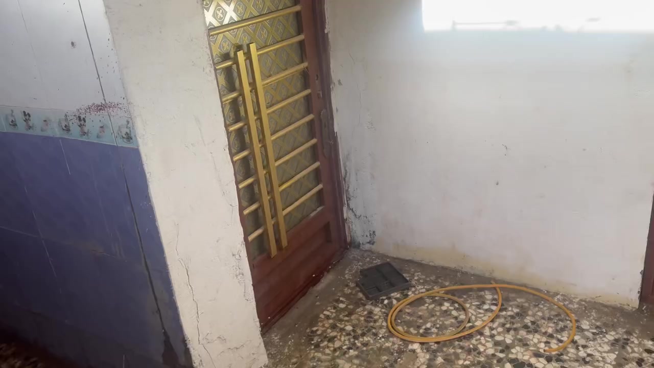 ‏سلام عليكم أخوان بيت للإيجار المساحة 150 متر الموقع شارع 40 خلف الطابور قريب الشارع تبليط  كلش غرفتين وصالة واستقبال ومطبخ وصحيات خارجيه وداخليه الإيجار 225￼ الاستفسار الاتصال على الرقم ***********
