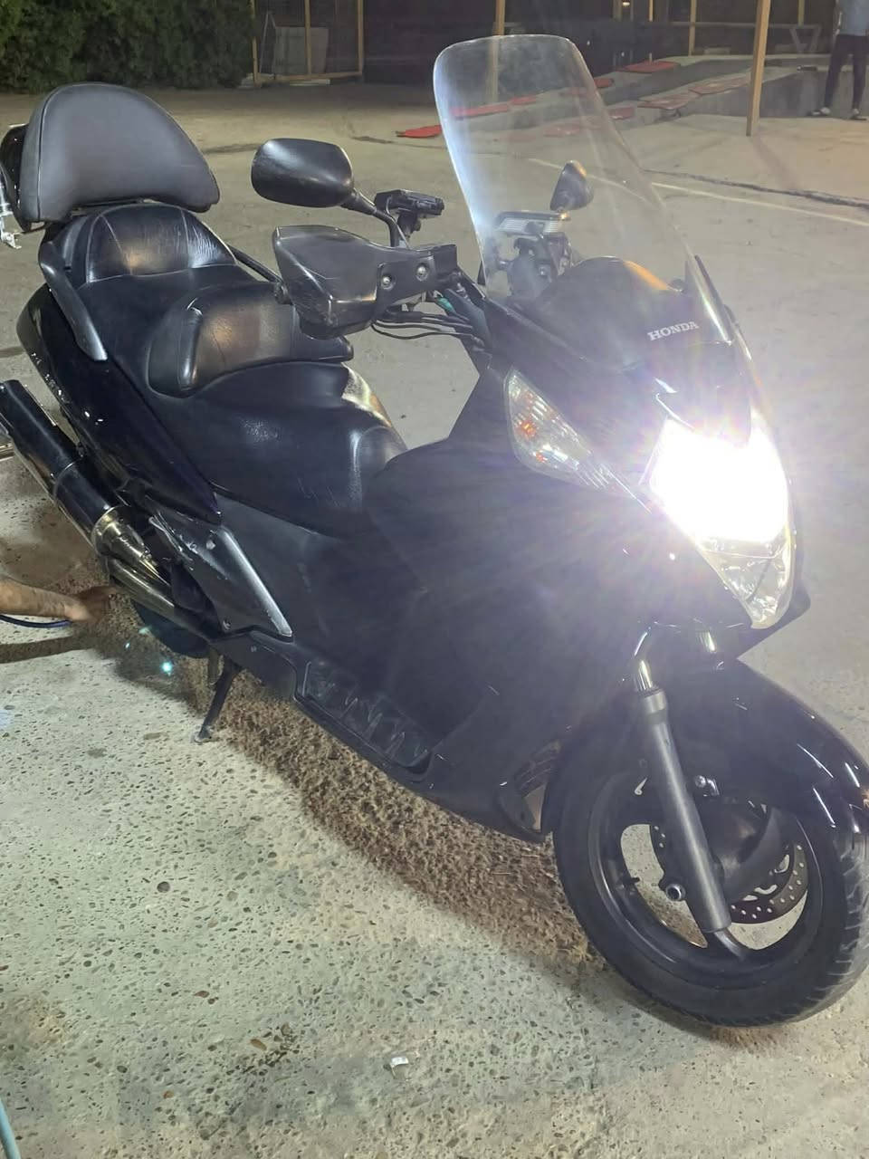 السلام عليكم سلفر ونج مكينه 600 الدراجه مكفوله كفاله عامه كل نقص مابيه شلعه معدل ممينه مكفوله مكفوله من صبغ كهربائيتاته كله شغاله للبيع بس بدون جنطه وبدون صالنصه والصالنصه مالته البلاديه  موجوده مكاني بغداد حي العامل الاتصال على هاذ الرقم ***********
