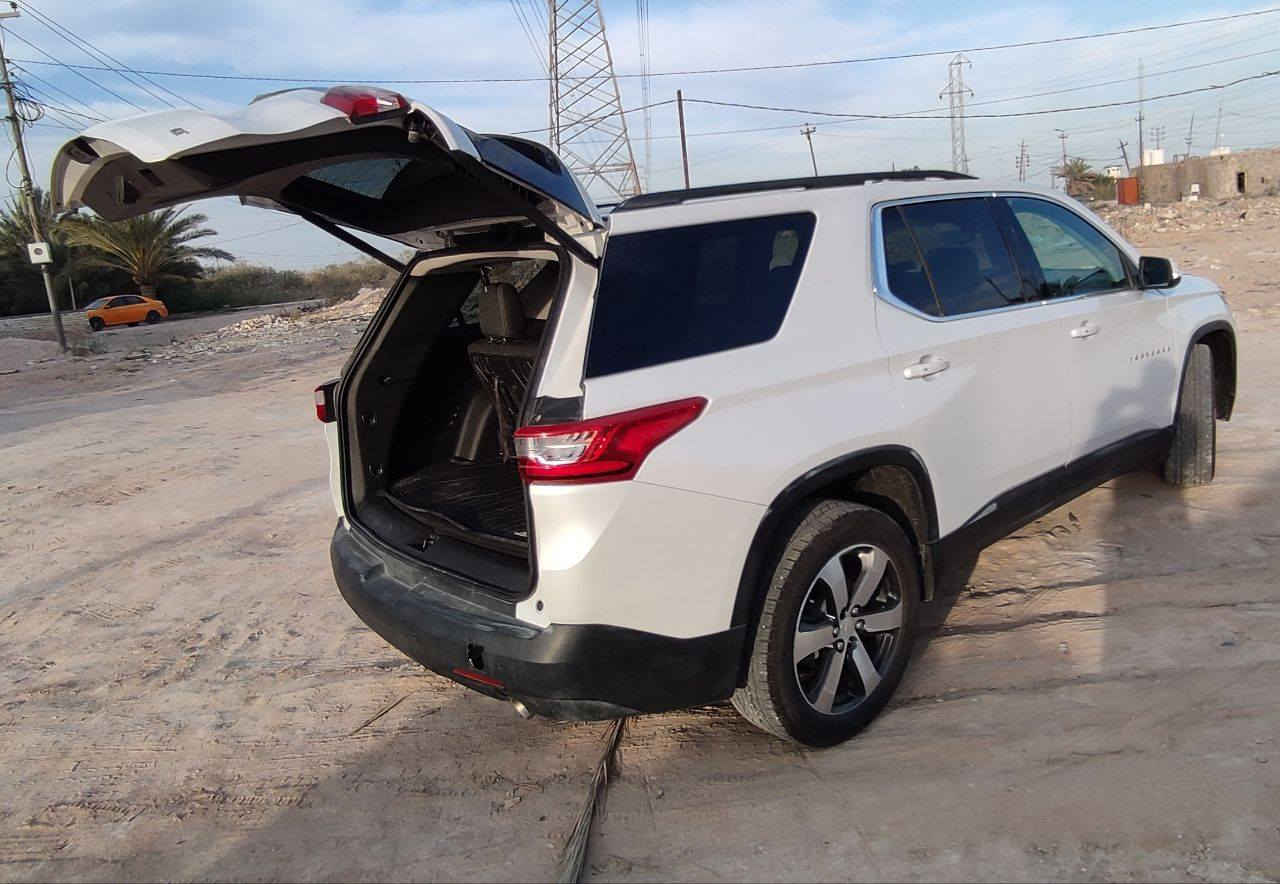 السلام عليكم
للبيع شفروليه ترافرس 2021 
السيارة 1/1 فولل 
مرقمه رقم كربلاء جديد 
بسمي السيارة 
مواصفات بريمر سياحي LT  
ماشية 14 الف فقط 🔥
حادث جاملغ وبنيد وباب السائق 
السيارة جاهزة من كل النواحي 

السعر خاص 
على الرقم التالي 
‏‪0780 001 6694‬‏ اتصل او مراسلة واتساب
