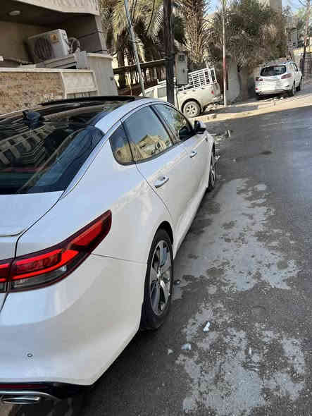 السلام عليكم للبيع أو مراوس
اوبتما 2016 خليجي GT lien فووول إلاخير  5 كامرات 
مكينه 2.4 GDi 
مواصفاتها معروفه اعله فئه بل اوبتما 
داخل قرميدي أصل 
كشناات كهربائية+تدفئه تبريد + حزن وضعيات + ترحيب 
شاشه كبيره بلاد سستم صوت هارمن/كاردن + GPS 
بنوراما 3 طكات + سقف كنتارا اسود بلاد 
خارج لون ابيض رقم بغداد باسمي سنويه 29 
السياره جاهزه الاخير ما بيها نقص واحد 
كير محرك حداديه كفاله 
السياره عليها إدامه كامله من حداديه ونضام والوقود  
بيها ضرر بل عراق قطعتين تبديل نفس اللون ونص قطعه صبغ بدون دواخل السياره تحتاج ترتيب خارج فقط مثل بوليش وترتيب بسيط 
مكاني بغداد الدورة 
السعر 155,,, والي ميعرف فئتها لا تقارنها بامريكيه أو خليجي فارغه أو راكضه 
متواجد واتساب 
هــ***********
