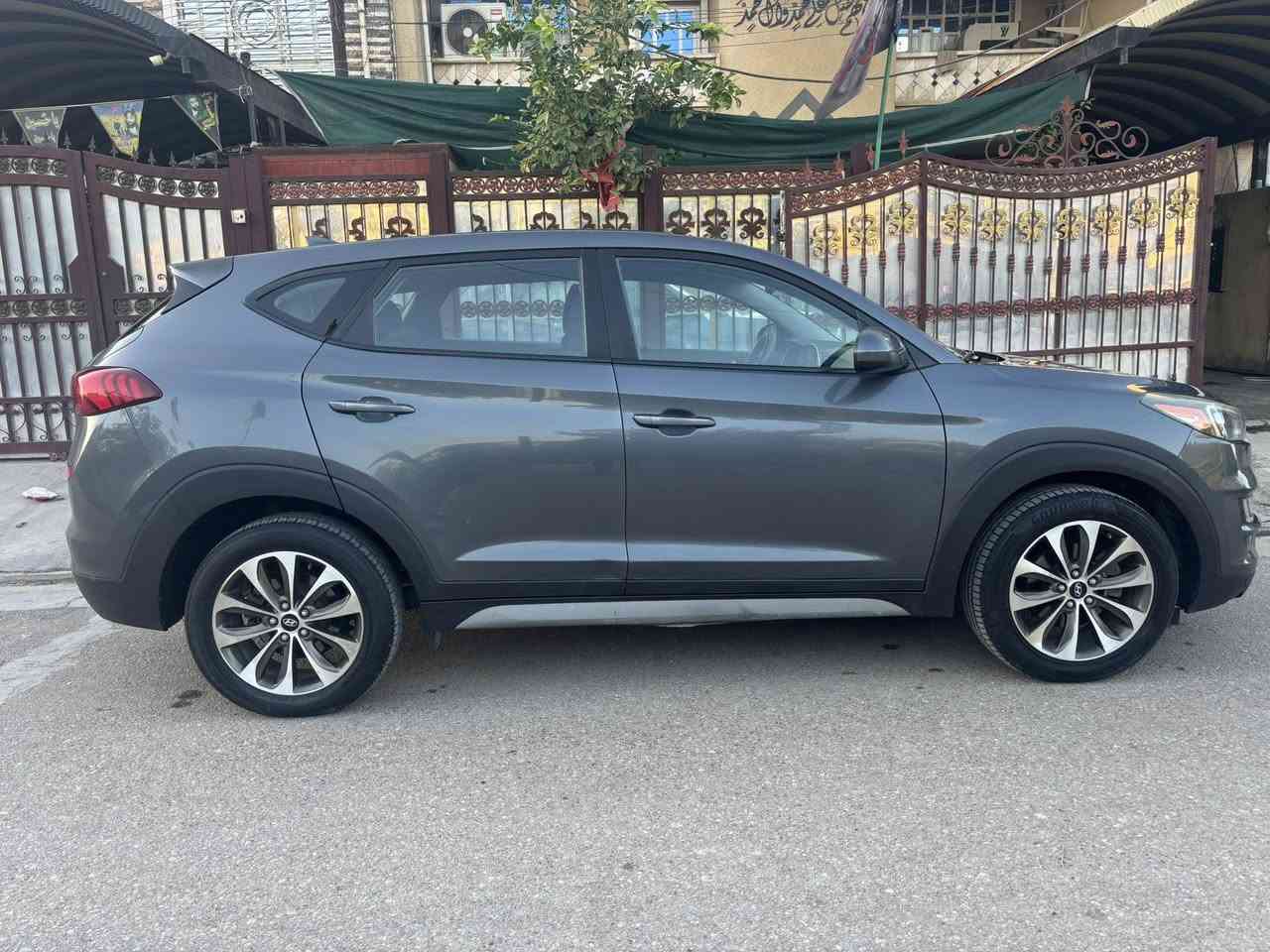 توسان 2019
وارد كندي حادث بسيط صبغ باب سايق فقط

بدون ايرباك 

ماشيه 139 الف كيلو ( 86 الف ميل )

مواصفات 

شاشه كاربلي

شاشة اعطال

كامره خلفيه

تدفئه كشنات اماميه

رادار امامي

حساس امامي

قياده ذاتيه

عنوان بغداد - الزعفرانيه

السعر 170 وبيها مجال 

***********
