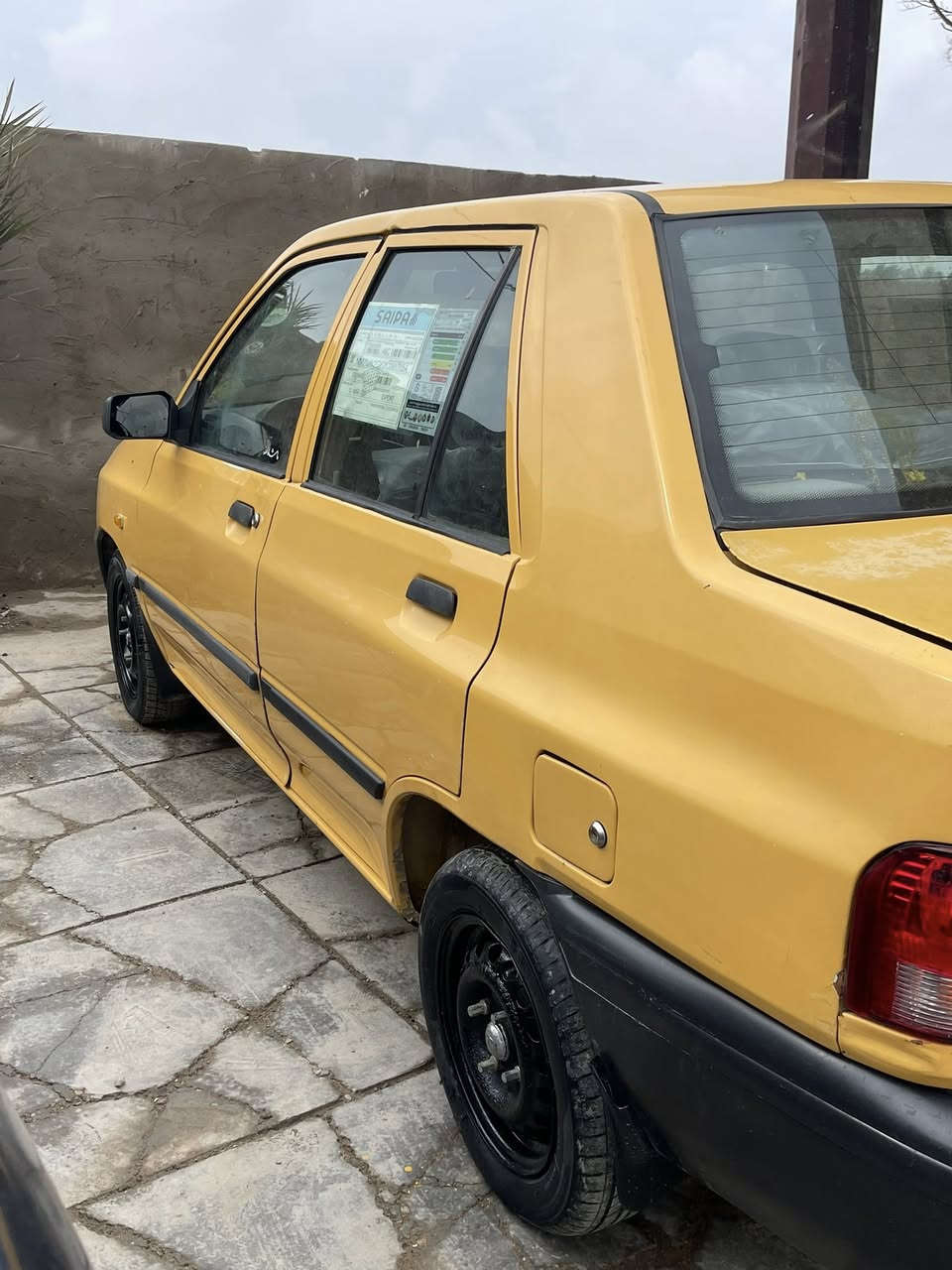 السلام عليكم للبيع سايبه ٢٠١٧رقم بغداد الماني مصفره هيئه وغرامات تحويل مباشر كير ومحرك نظيفات كهربائيات كلهه شغاله صدر امامي وخلفي جديد السياره بيها فقط الجاملغ الأمامي اليمنى مصبوغ مكاني بغداد السعر ٣٣ 
الرقم/***********
