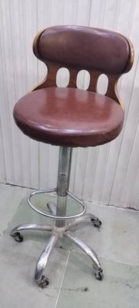 كرسي متحرك للبيع نظيف اتصال 07746914879
