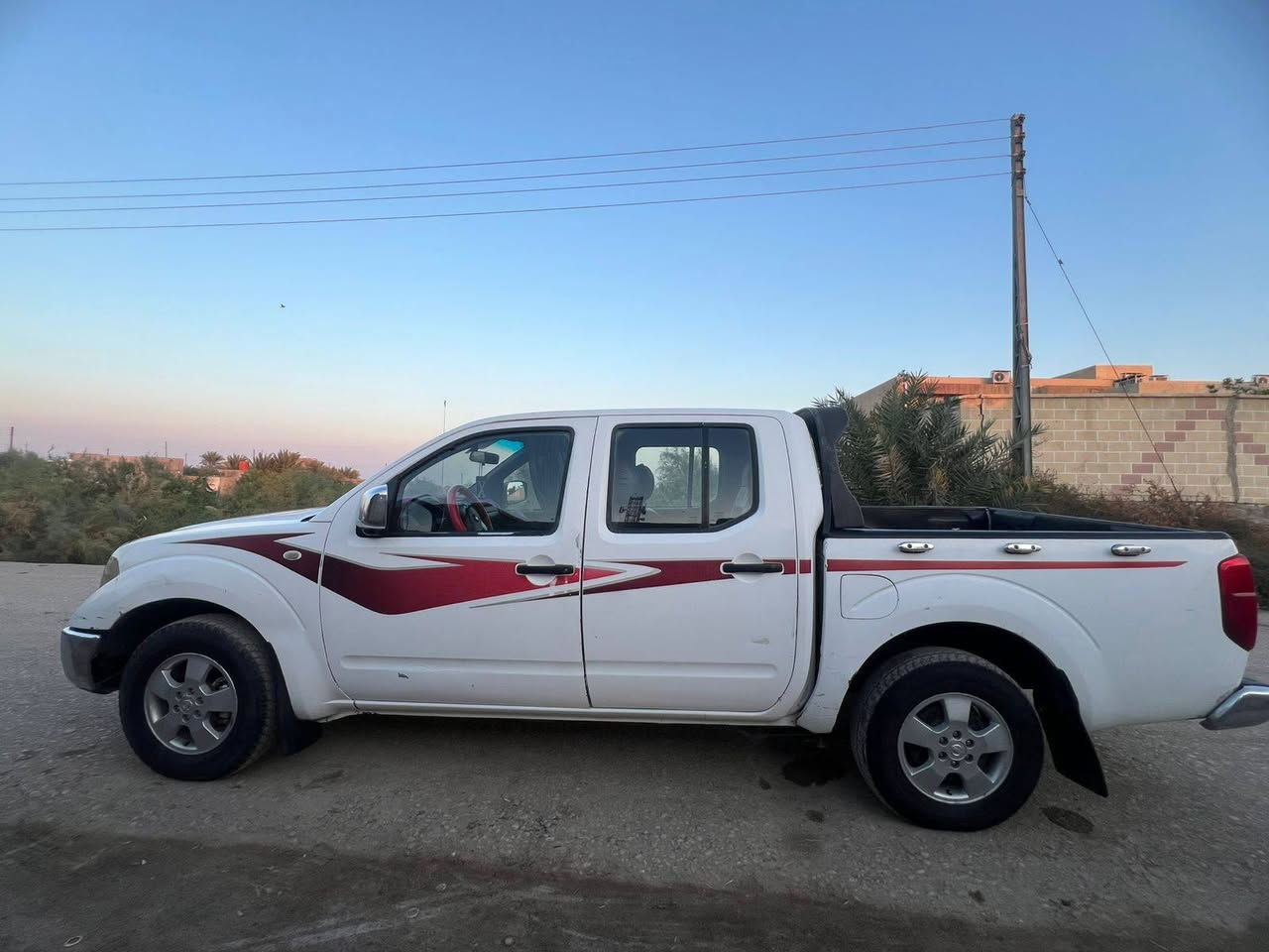 سلام عليكم من رخصت ادمن
نيفاره 2009 محور 3000فيفيتي بيه جفيه 
كلشي بيه شغال ماناقصه شي 
سعر 80وبيه مجال
***********
