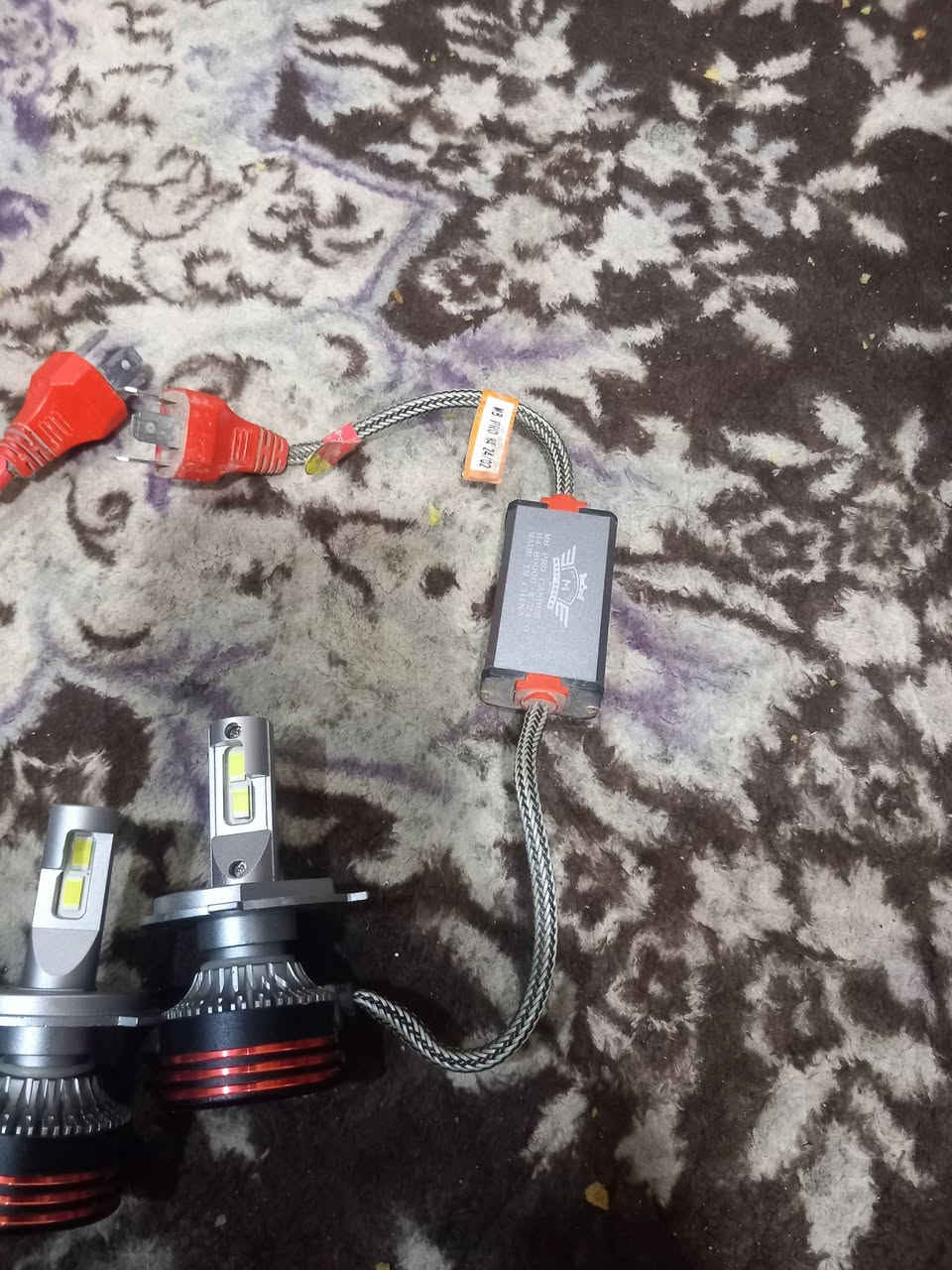 السلام عليكم لايت زنون رينو لوكان  عالي ناصي ابو المحولة نظيف كلش السعر ٢٥ عنواني بغداد الأمين  ***********
