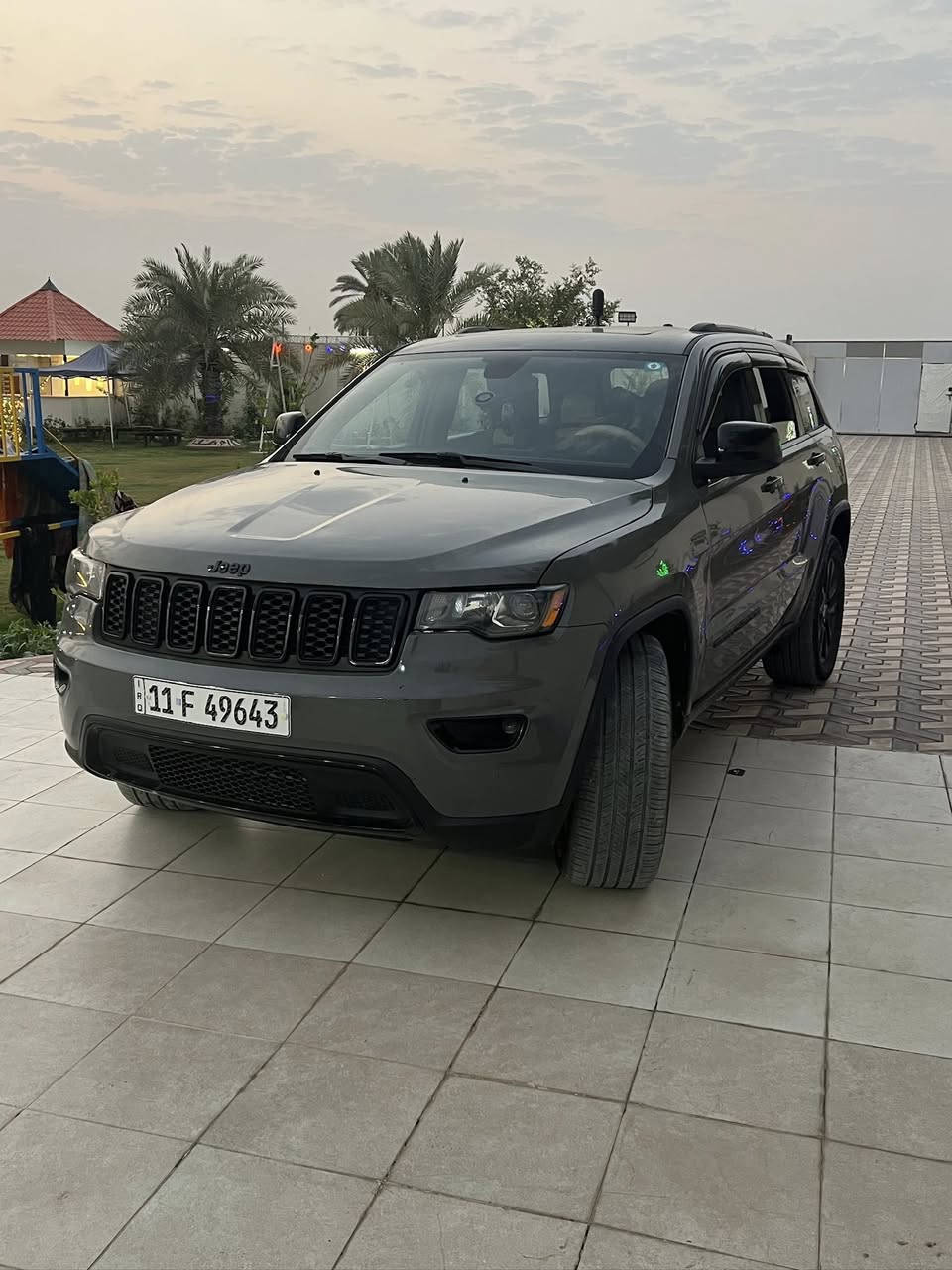 جيب شيروكي مديل ٢٠١٩للبيع فقط
لمتد فول مواصفات داخل بيجي واسود
تخم تاير جديد صدر جديد
ضربتهة موضحة بلصور جاملغ وبنيد (بدون شاصي )
مكاني بغداد الحسينية بسمي تحويل ثاني يوم 
سعر السيارة ٢٣٨ بيها مجال قليل للشراي
***********
