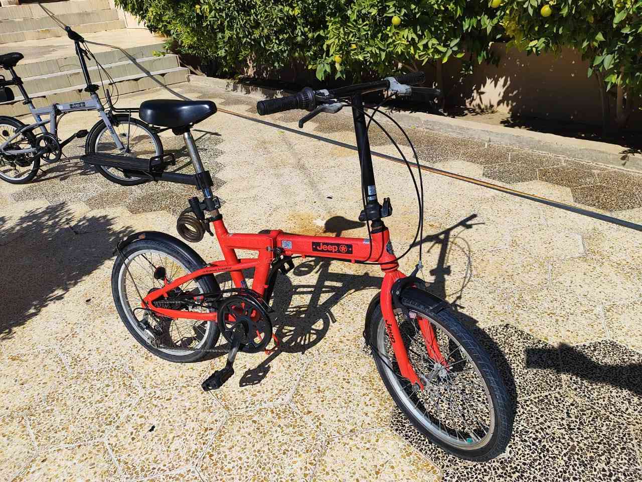 للبيع بايسكل حجم 26 باله موديل 22 النضافه كدام العين ما مصبوغ صبغ بلادي لون سلفر تواير مبدله جديده عين سحريه لون ابيض شغاله وياله عدله بريكات شغاله امامي خلفي السعر سوم السعر اليعجبني واخذه   + للبيع بايسكل جيب حجم 20 نضيف ومرتب مبدل تواير تخم جديدات بريكات شغاله امامي خلفي وياله عدله صبغ بلادي  السعر 120 وبي مجال للشراي .الشراي يجي خاص او يخابرني ***********   ( من رخصة الادمن )
