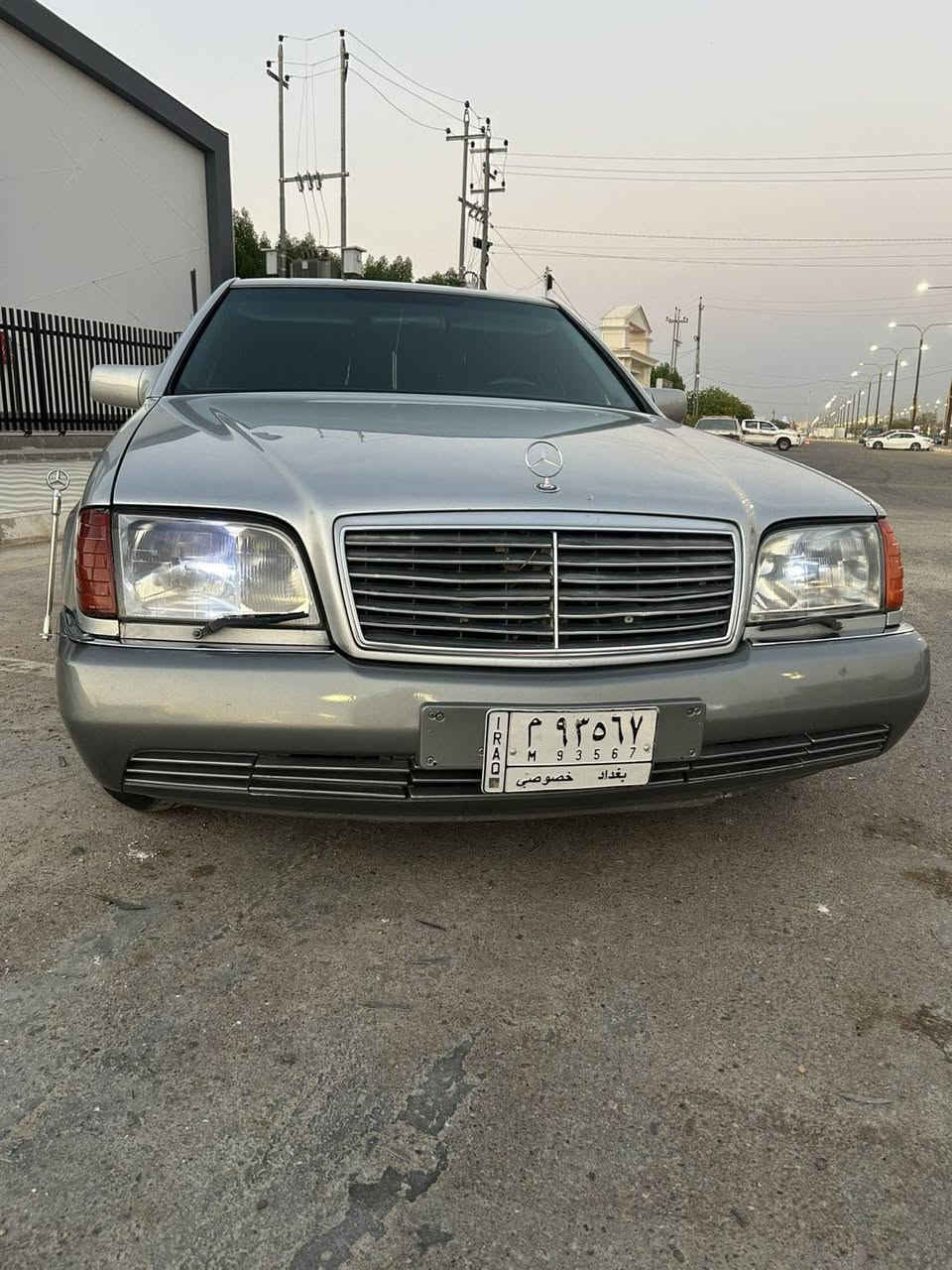 السلام عليكم 
للبيع او مراوس حسب القناعه 
مارسيدس 300 S شبح
موديل 1992 
مواصفات 
دبل جام 
جام كهرباء 
مري شفط 
كشنات كهرباء 
تبريدها ثلج قطعتين 
ماسحات لايت 
فتحة سقف 
آريلات كهرباء 
لايتات زينون
السياره جديده بمعنده الكلمه 
السياره كلها بلاديه 
كسر محرك بلادي 
ماشيه 200 الف 
التحويل ثاني يوم 
السعر 110 وبي مجال بسيط 
مكان السياره الفلوجه 
للاستفسار ***********
