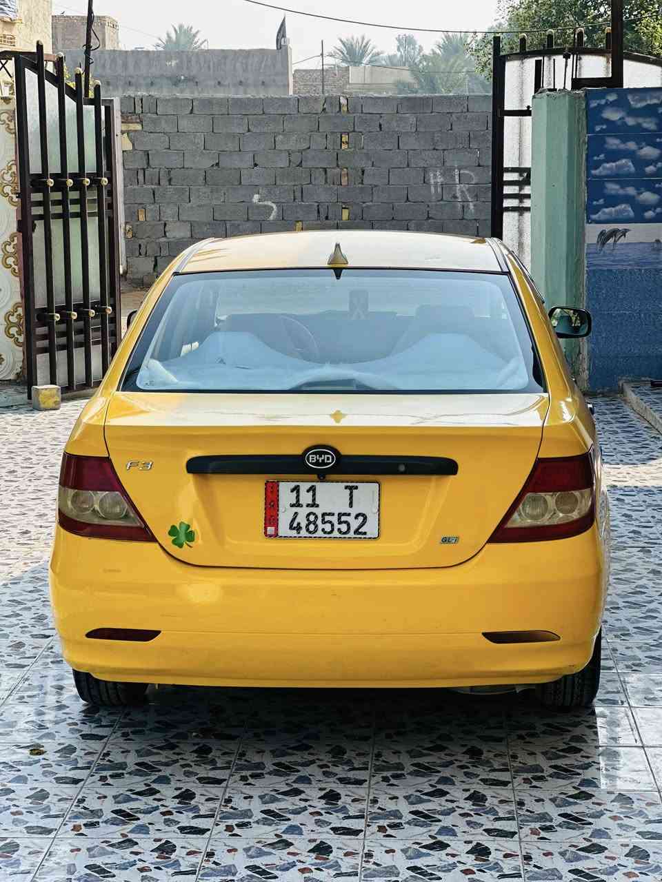 السلام عليكم بيوايدي 2019رقم بغداد انكليزي مصفره هيئه وغرامات كفاله من الضربه بيه صبغ اثر شخوط فقط بدون حادث كير مكينه حداديه تخم تاير تبريد كله جديد وكفاله السعر 68وبيه مجال مكان السياره بابل الحله رقم الهاتف ***********
