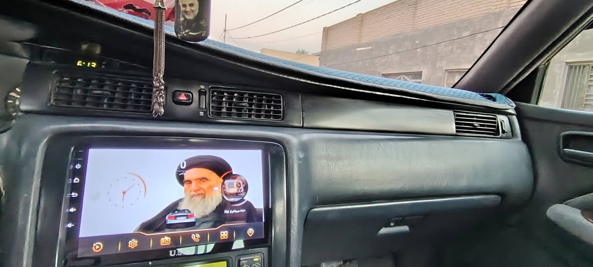 السلام عليكم ورحمة الله وبركاته مساكم  الله بالخير والعافية اخوان سيارة للبيع كراون راس الثور تكم نجف بسمي سيارة يسرة بلاد مو تحوير كلها شغاله شوكت تريد تحويل حاضر ان شاء الله مواصفات السيارة شادلها غرفه من اليابان خمس دكم لان غرفتها كانت تعبانه كلها كهرباء مكينه وكير وحداديه وتبريد جيده جدا مكان السيارة نجف كوفه العباسيه وهذا الرقم بيه وتساب السعر 120وبيها مجال ***********
