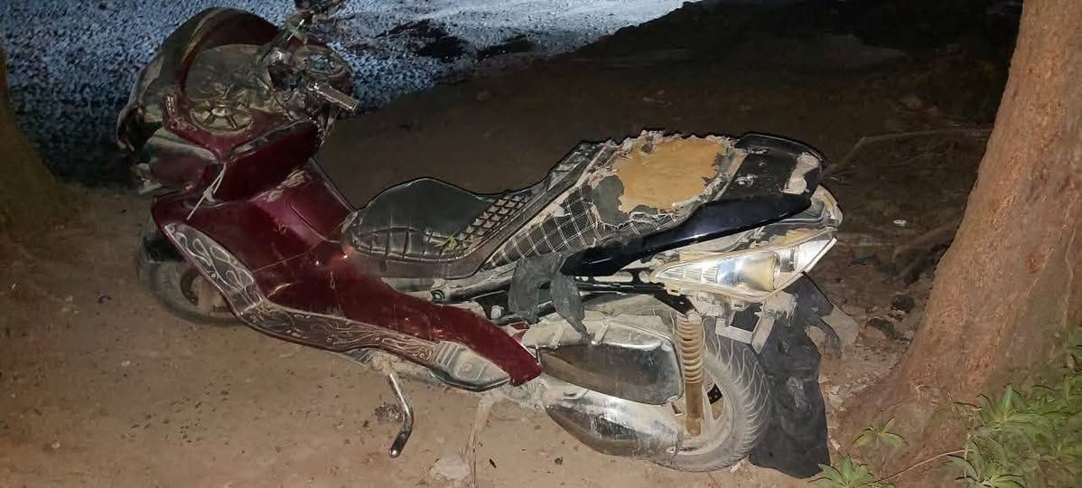 السلام عليكم فورزة محركهة شغال البصمة شغالة تايرات جديدة  تفصيخ رايدهة ٣٠٠ رقم الهاتف *********** بغداد الدولعي
