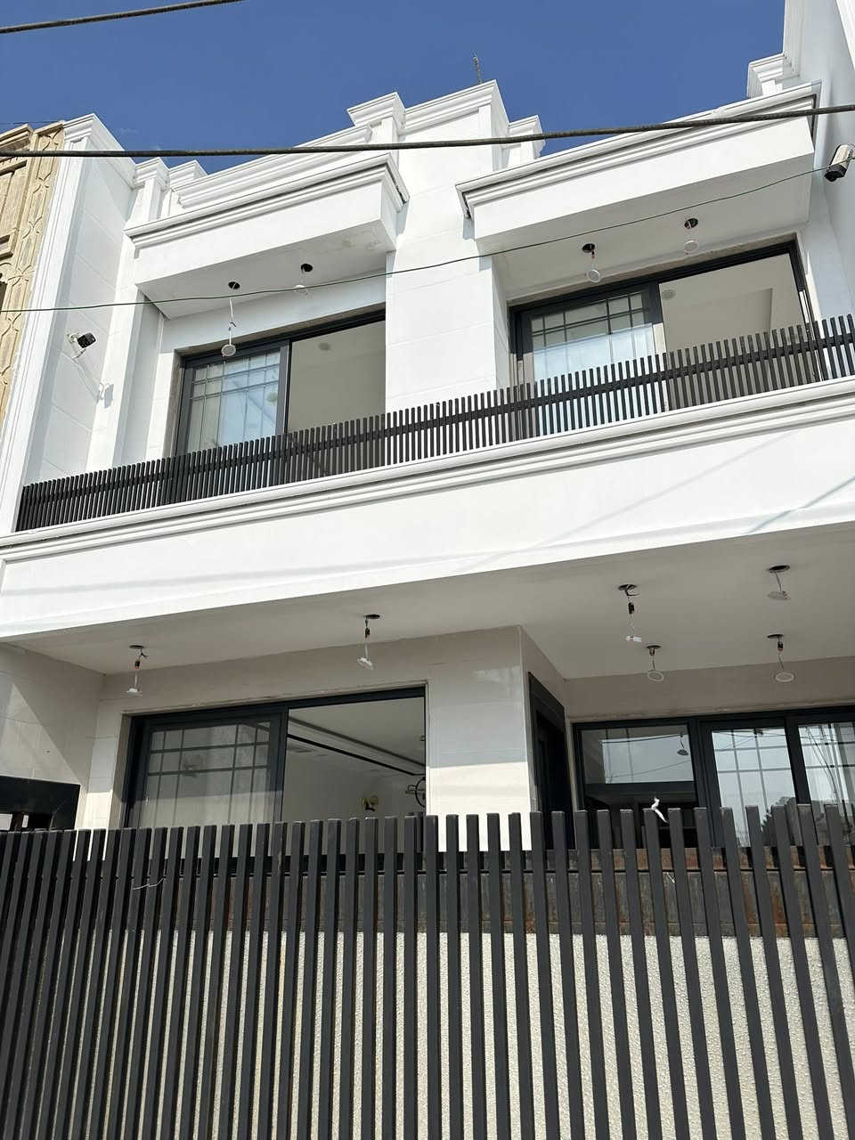 صباغ بيوت باانسب الاسعار صبغ داخلي خارجي طلس جدران بشرط
صبغ اسطح عازل رطوبه فلانكوت 

الاتصال عل رقم واتساب ***********
