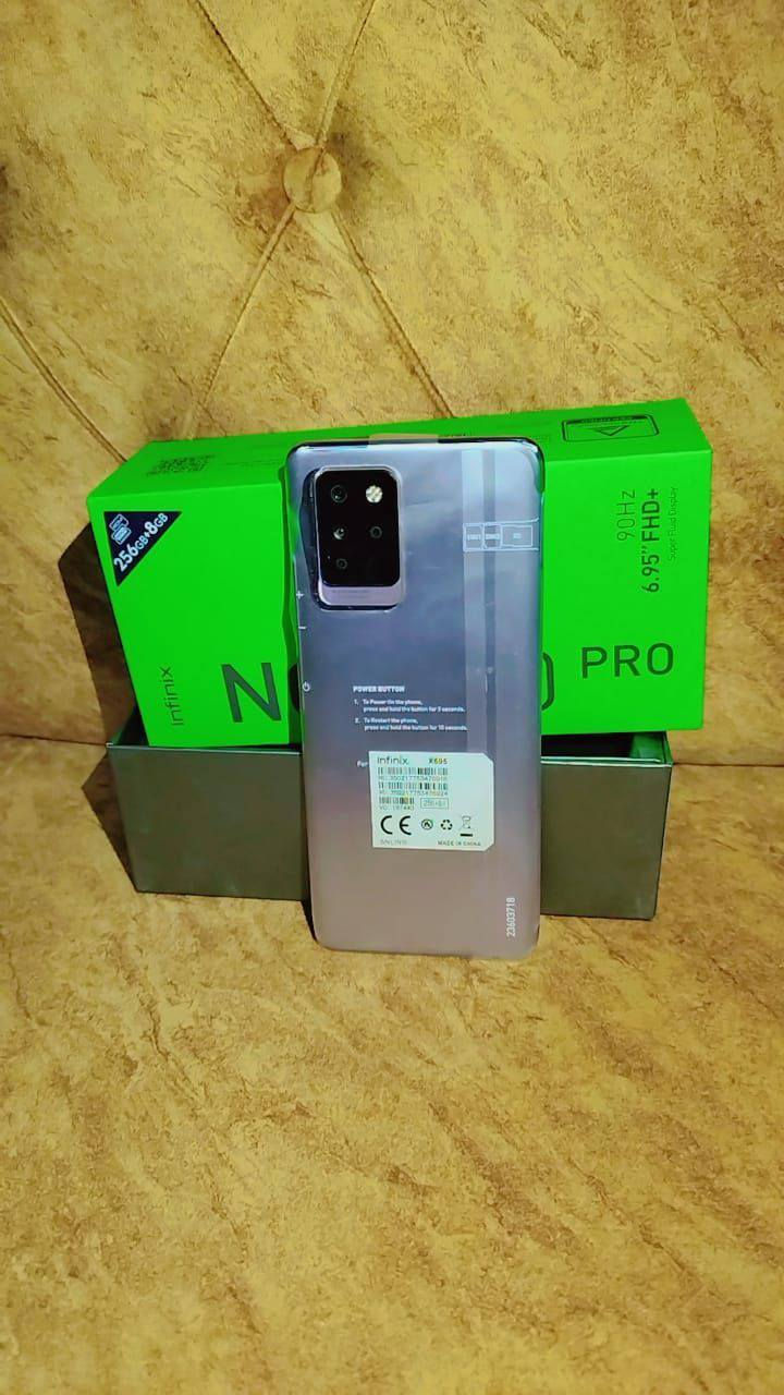 السلام عليكم ورحمة الله وبركاته..
معروض للبيع جهاز Infinix Note 10 Pro (النسخة الأعلى من ناحية المواصفات والخزن)، الجهاز بنسبة نظافة ممتازة تصل إلى 90%، ويعمل بأداء مثالي وخالٍ من أي عيوب تقنية أو مصنعية، وجاهز للاستخدام المباشر.
​⚙️ أبرز المواصفات الفنية:
​الشاشة: شاشة عملاقة ومميزة جداً (تعطيك تجربة سينمائية ممتعة في مشاهدة الفيديوهات والألعاب) مع معدل تحديث 90Hz لسلاسة تامة في التصفح.
​سعة التخزين: 256 جيجابايت (مساحة هائلة تتسع لكافة تطبيقاتك وملفاتك الكبيرة).
​الذاكرة العشوائية (الرام): 8 جيجابايت (تضمن أداءً مستقراً وسريعاً في التنقل بين التطبيقات).
​البطارية والشحن: بطارية ضخمة بسعة 5000 مللي أمبير مع تقنية الشحن السريع بقوة 33 واط.
​📦 الملحقات: الجهاز متوفر مع علبته (الكرتونة) الرسمية.
📍 الموقع: كربلاء المقدسة.
💰 السعر: 250,000 دينار عراقي (السعر قفل ونهائي).
​📞 للتواصل والاستفسار:
رقم الهاتف متواجد ومتوفر عليه واتساب 
***********
#موبايل
