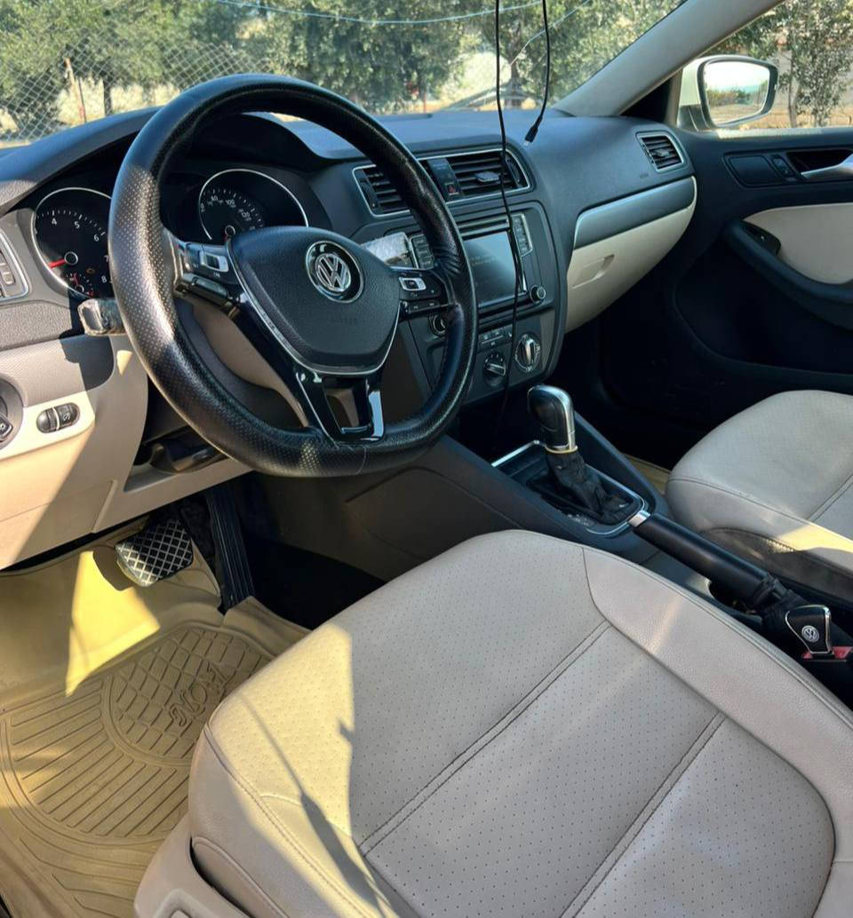 ڤۆلکسواگن جیتا 2017 فوول مواسەفات 
کلین
14 تۆربۆ
گیرومەکینە بەشەرت 
 زۆربەجوانی پاکی ماوە 
هیچ خەلەلیکی تیدا نییە 

سعر لە کۆمێنت داوابکە ڕاستەخۆ بۆت دیت 📩 

 و نوکە دەرزی پیوە نیە 

ژمارەی خاوەنی 
***********
