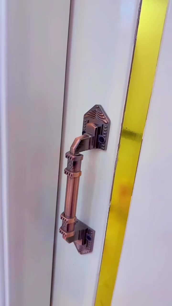 غرفه للبيع مكاني حله ابي غرق مابيها اي ضرر ضخمه طولها 2.60 عرض الكنتور 3 وربع صاج عراقي تسكام نظيفه سعر الشراء 4،200،000 وسعر البيع 2،350،000 متانه وقويه ومتنكسر ابد مابيها شي مكسور رجائاً لتنزلون من سعرها لان مستحيل تلكون غرفه ضخمه ومتينه بهيج سعر اليدور شي طكطوكي حته 300 الف يلكه بس الناس الي ادور شي يبقه وياها عمر انصحه ياخذها ♥️


**إذا كنت صاحب هذا الإعلان وتريد حذفه لأي سبب، رجاءا أرسل رسالة إلى الدعم الفني**