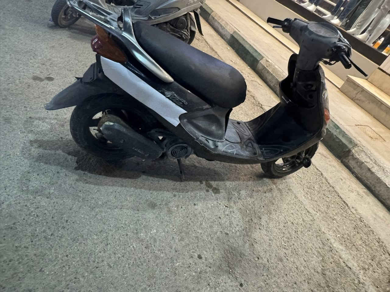 دراجه دولفين نضيفه الون فيلي مبدل بوشه و بستم محارك اخرس كهربئيات شغاله السعر  350فيها مجال٣00￼ قفل ￼


**إذا كنت صاحب هذا الإعلان وتريد حذفه لأي سبب، رجاءا أرسل رسالة إلى الدعم الفني**