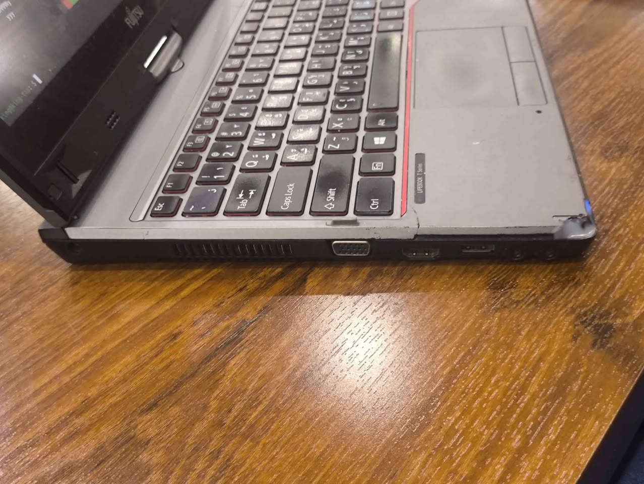 لابتوب فيوجستو 
لمس قلاب ٣٦٠ درجة 
مشتري ب٢٠٠
اريدة ب١٧٥
غير متوفر توصيل 
شحن ٣ ساعة 
قلم اصلي بغداد, العراق


**إذا كنت صاحب هذا الإعلان وتريد حذفه لأي سبب، رجاءا أرسل رسالة إلى الدعم الفني**