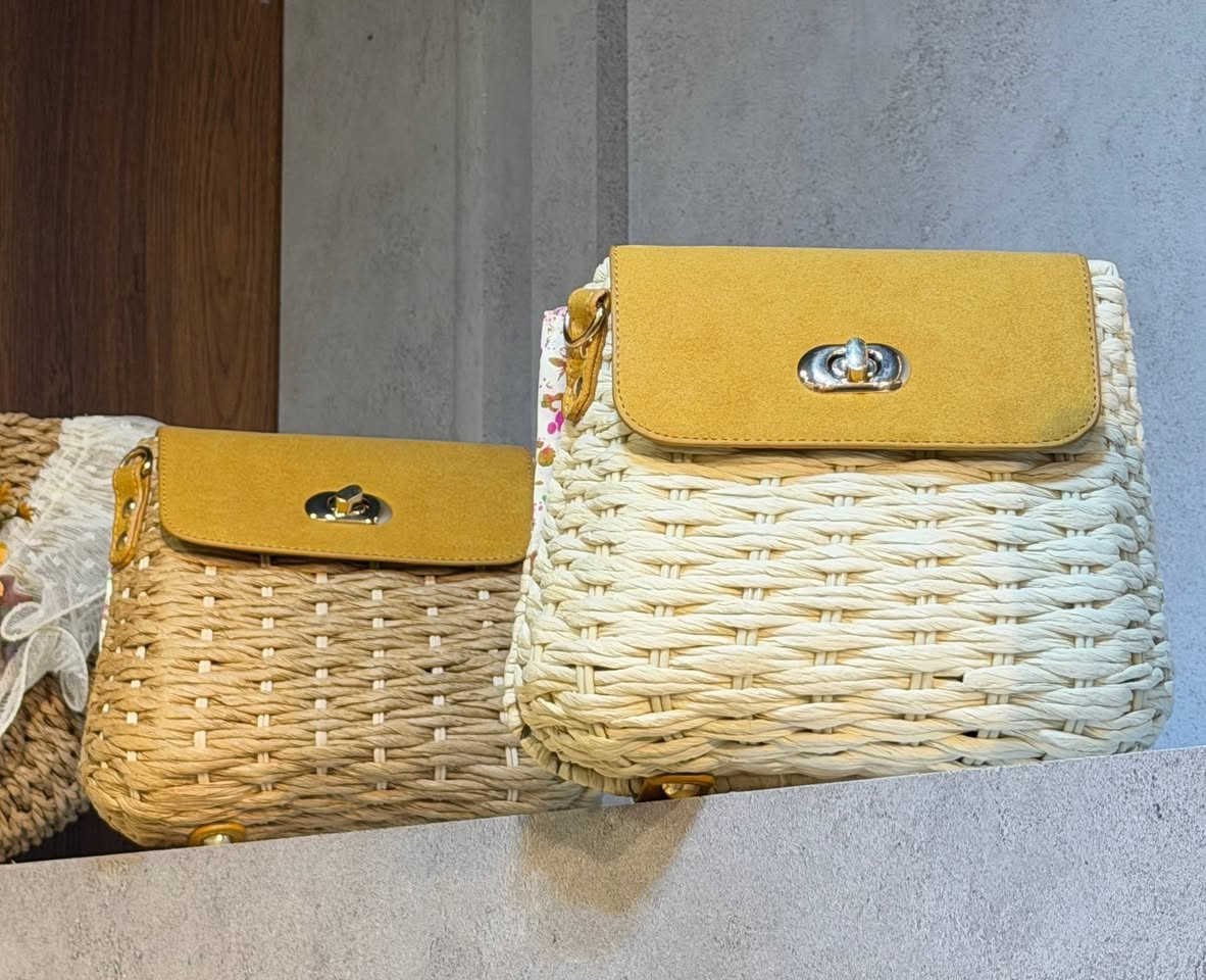 جنطة خوص شغل من الطراز الرفيع 😍
متوفرة ب 22 موديل 
كل موديل لونين ( اللون البيجي واللون الجوزي )
الدرزن 12 قطعة 
للحجز والاستفسار 
***********
https://t.me/zmkaton
