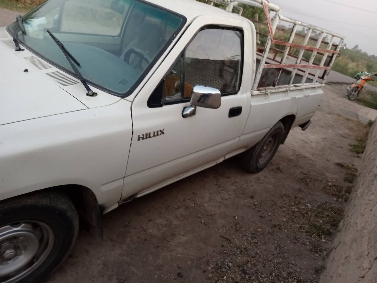 سياره بيكم كروسيده موديل 1989  رقم  صدامي  شرط كير محرك اكسل كله كامل  ومابيه شي   السعر ٣٦ وبيه مجال للشراي عنوان  صلاح الدين قضاء بلد  للاستفسار علئ الرقم ***********
