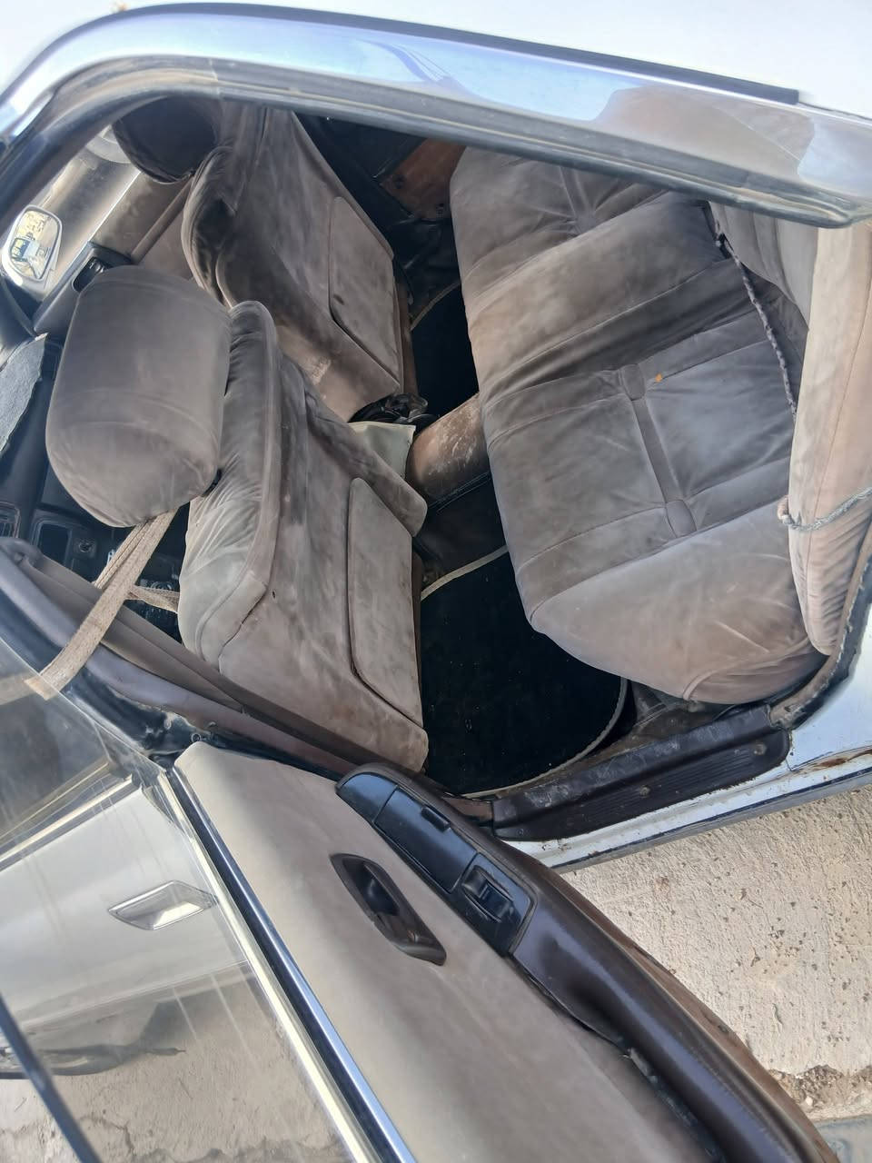 مارك عظم مديل 1991
رقم ذي قار تحويل مباشر 
مكينه ونجي جديده كير نظيف 
تخم تاير حداديه نظيفه 
المكان ذي قار قضاء الفجر 
السعر 30 
رقمي ***********
