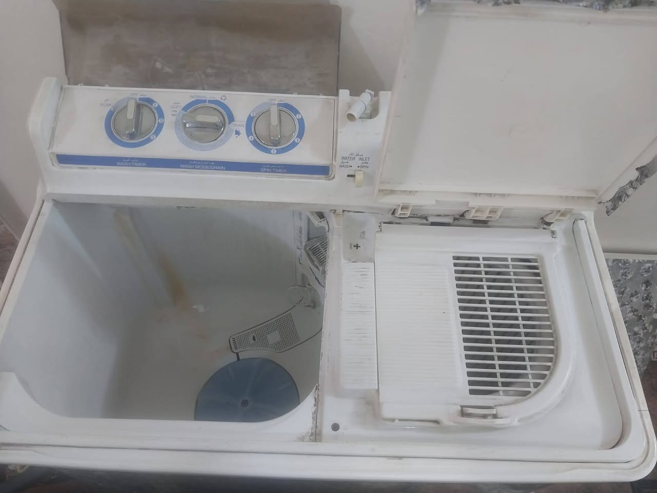 السلام عليكم غساله ياباني نضيفه شغاله اي عطل مابيها السعر 40 الف
للاستفسار ***********
