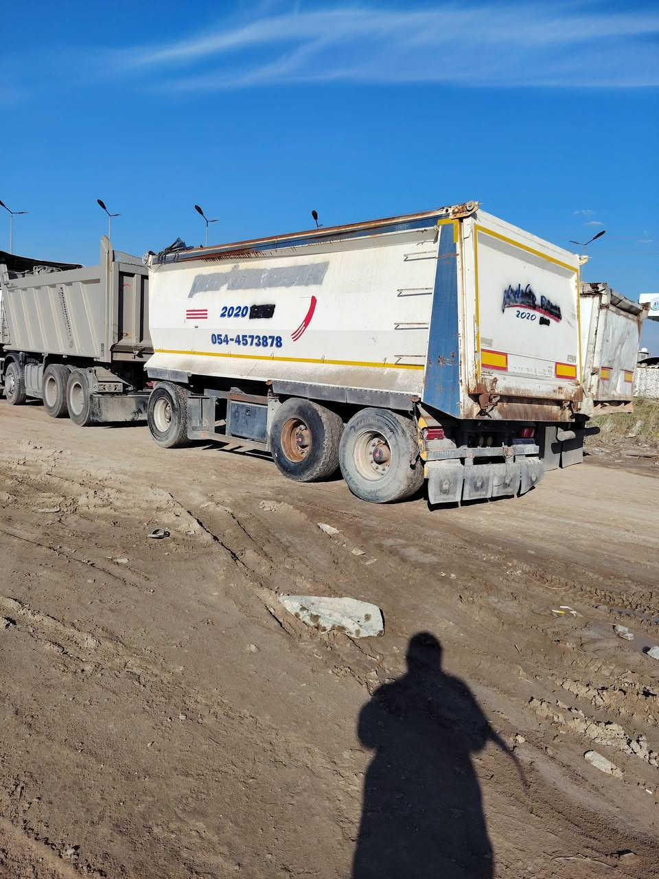 مقطوره حوضيه للبيع العنوان الدوانيه تخم تاير *********** أو *********** السعر 135
