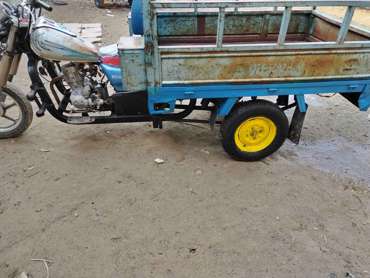 ستوته للبيع أوراق اصولي موديل 19 شاصي نضيف 
بدي نضيف كهربيات شغاله تايرات جوبلس الستوته سعرها مناسب 875قفل الشراي يتصل عل رقم ***********
ممنوع واحد يطي سعر من يمه
