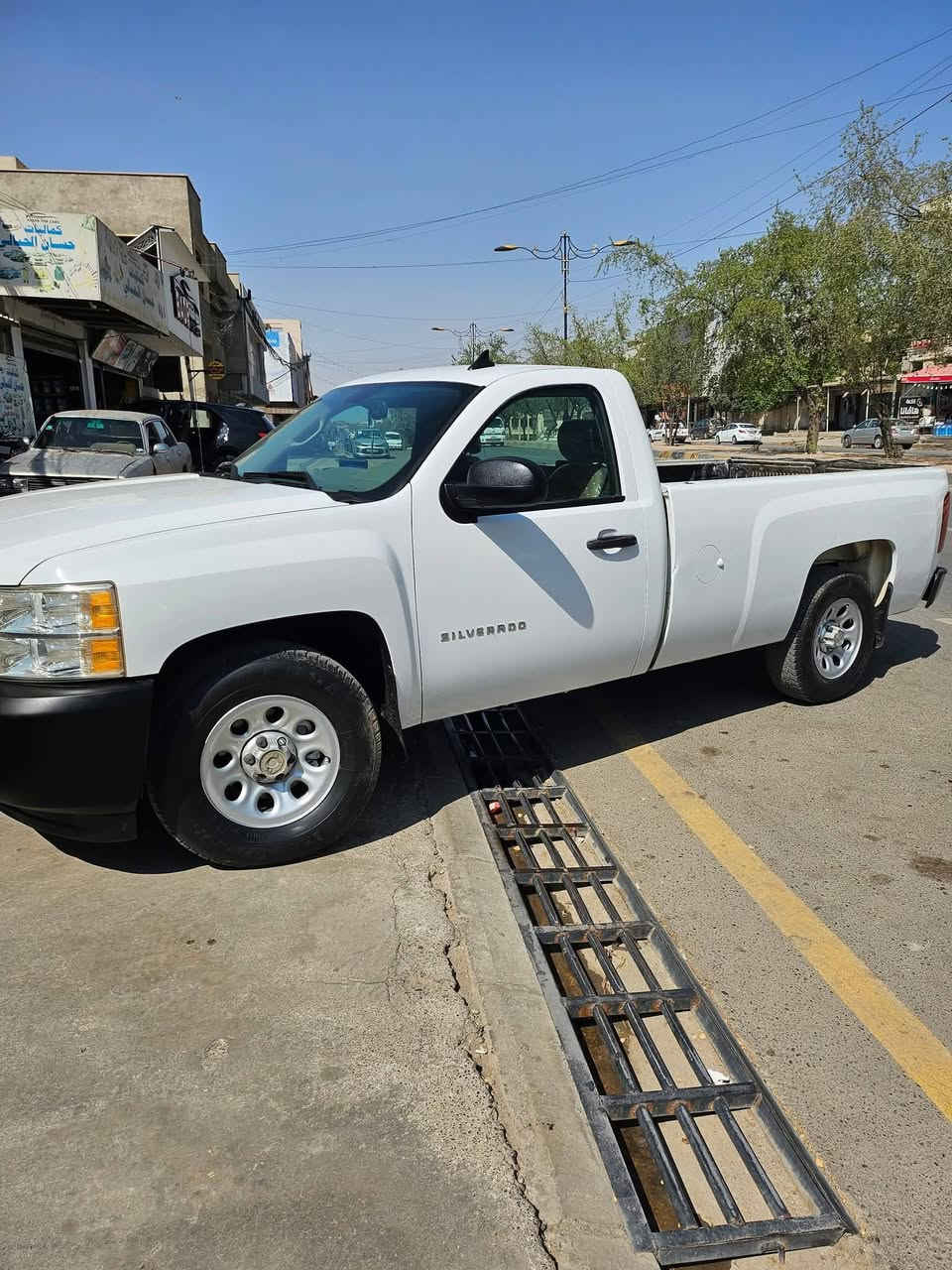 شوفرليت سلفرادو موديل ٢٠١٠سياره جاهزه رقم نينوى كابون بنزين شرط الوكاله والتحويل رقم موبايل ***********
