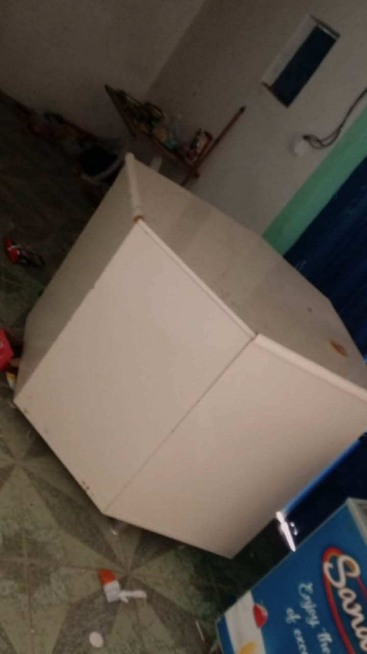 اغراض محل للبيع كلهن ب ٢٠٠ وبيهم مجال


**إذا كنت صاحب هذا الإعلان وتريد حذفه لأي سبب، رجاءا أرسل رسالة إلى الدعم الفني**