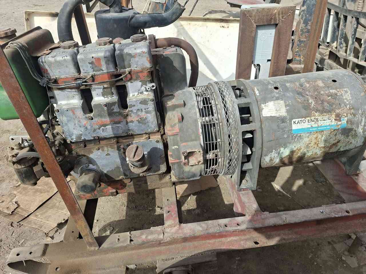 سلام عليكم مولد لستر نكليزي للبيع ١٥ كيفي ٣بستم سعر مليون وميتين رقم الهاتف ***********
