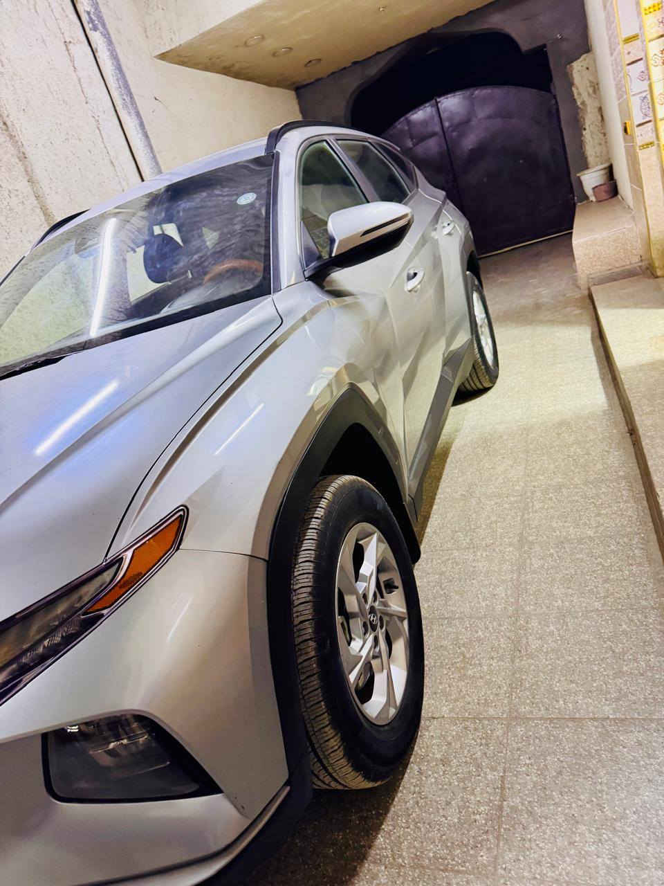 توسان رقم أربيل موديل 22 سياره جديده ماشية 60 الف سياره حادثها فقط بنيد لا شاصي ولا بدنه كلها ليبل واحد مواصفات فول الفول عدى الفتحه كشنات كهرباء تدفئه تبريد داخل الكشن سايد بريك كهرباء شاشة كبيره بصمه تشغيل عن بعد ب 180 بيها مجال شي بسيط مكفولة من كلشي ***********
