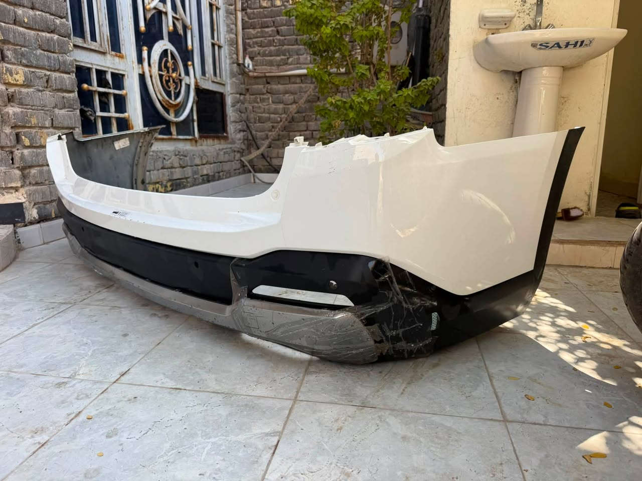 دعاميه سورنتو خلفي مديل 25النيكل مضرر والالحيه شك خفيف البياض سليم بلاد سياره خليجيعه ٢٠٠$ ***********
