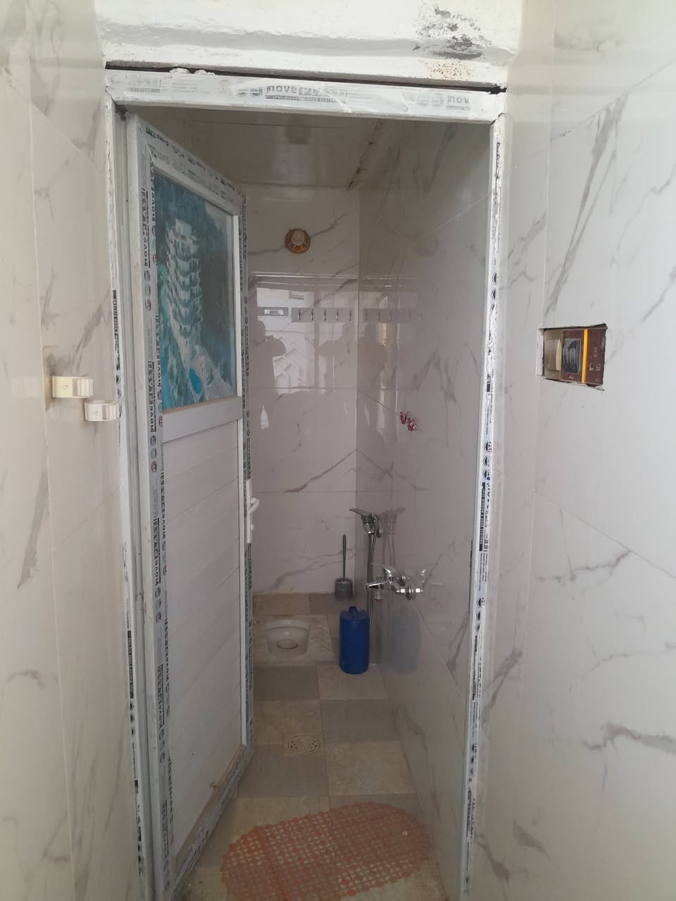 مكلف بلنشر بيت زراعي ركن للبيع مساحه 125غرفتين وصاله ومطبخ وصحيات وستقبال وطارمه جبيره بناء جديد بشارع مول الكوخ قرب أسواق الشيرازي البيت فارغ حاليآ السعر والتفاصيل خاص أو واتساب رجاء ***********
