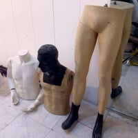 للبيع 2 فقط بدي 2 كاملات جسم للاستفسار خاص 07812737562