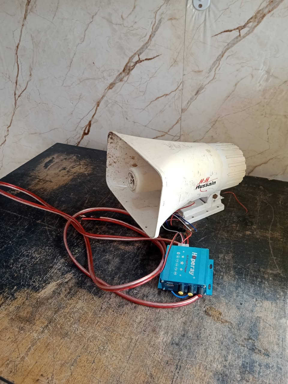 بوقيه لبيع
السلام عليكم بوقيه هيه والامبيثري شرط الشغل صوت فول 

كامله جيب وشد واير وكلشي جاهز شرط الفحص سعر 40 الف قفل قفل ناصريه مركز شارع الاخلاص ***********
