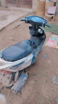 ورحمة الله دراجه البيع تشتغل تمشي كلشي مابيه ثعلب سعر275.رقم هاتف07713...