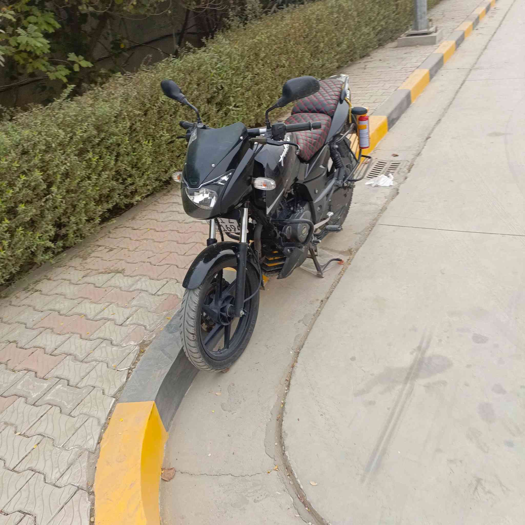 للبيع
دراجه بولسر للبيع موديل 21/محرك 200مرقمه جديده مكفوله من تنقيص وتبخير كامله من كلشي مامشتغله دليفري مكاني بغداد تاجي عشط السعر 2.500 
رقم ‏‪***********‬‏
*********** واتساب
