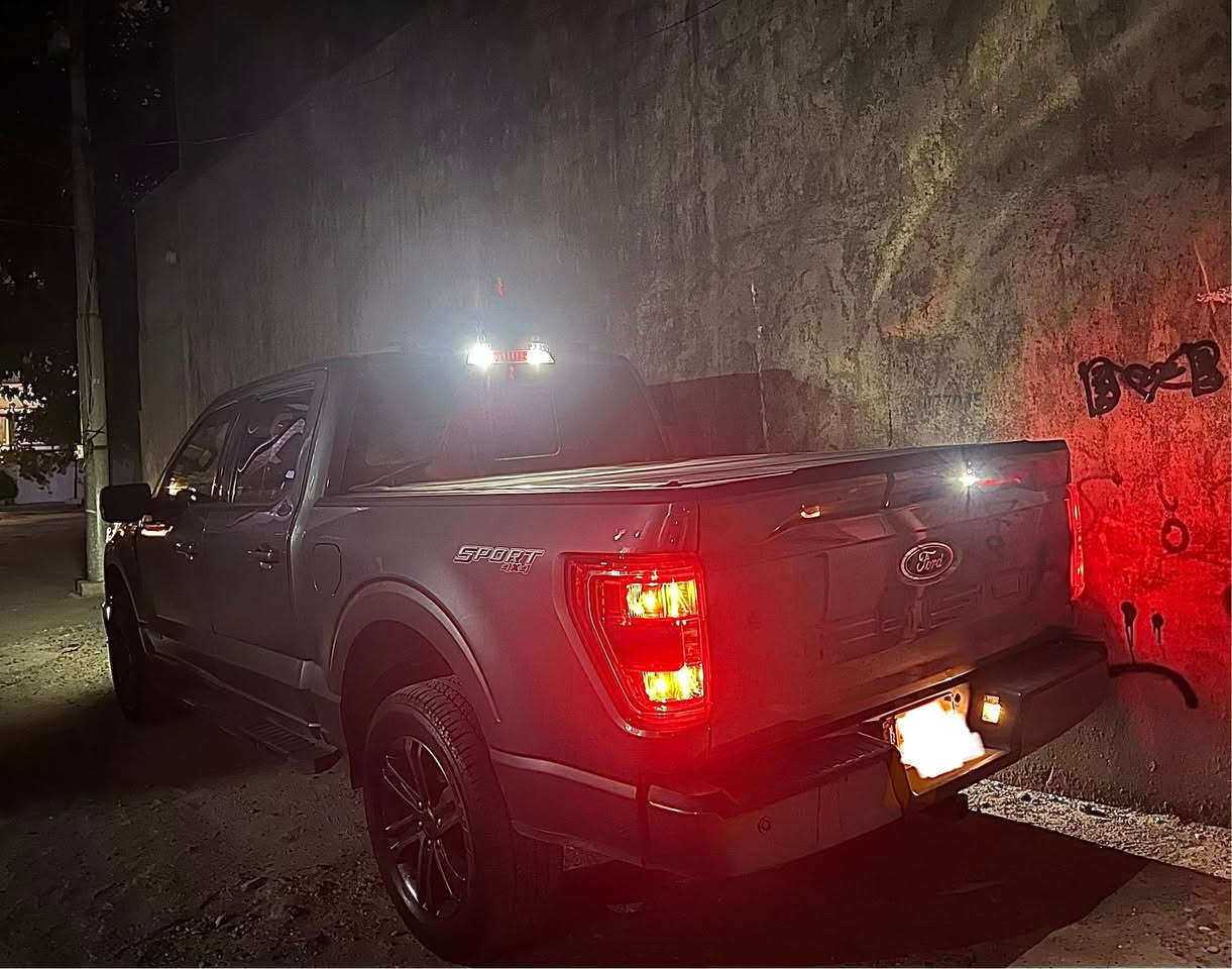 فورد F150 XLT
هايبرێد كوشن جلد
فوله موديل 2022
كه مترين ليدراوى هه يه
گير مه كينه كارەباياتى هه موو ئيش ئه كات
پاترى ليثيوم و نظامى هايبرێدى زۆر باشه
له مەكينەوه بۆ پاترى و له پاتريەوه بۆ مەكينه
ئيتر مواسەفاتى زۆره لێره دا هه مووى باس ناكريت

 لەگەل ڕێزمان

نرخ ٣٤٨$

***********
***********
