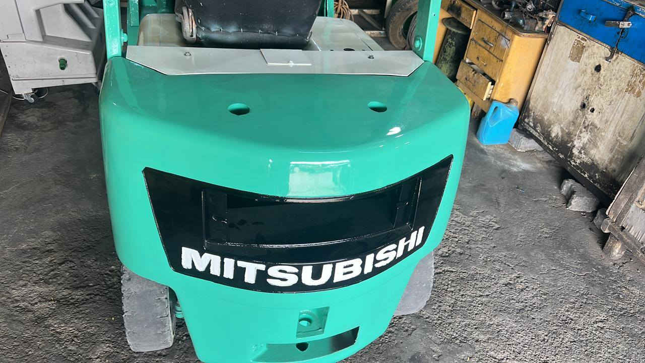 سلام عليكم
رافعه شوكيه للبيع 3 طن 2 سلايت 3 حركات  مكينه بلاديه صبغ جماليه فقط كهربائيات فول شغاله حركات سريعه مكانها. واسط الكوت للاستفسار
 ***********
***********
