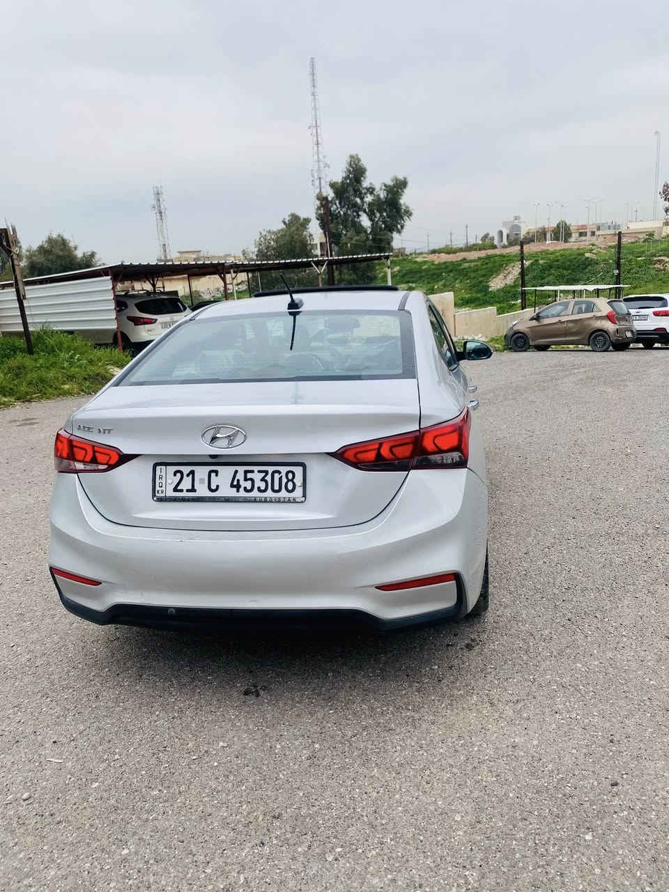 ‏أكسنت 2021 فول مواصفات  يصمه سلايتً كشنات هيتر طخم الوره والكدام جداد المكينه لا صرف لا نفض برغي ما مفتوح بيها او ماشيه 40 ضررها اب امريكا قبق صندوك بدون احواض جاملغ اليمين بي اربع اصابيع بارد جاملغ اليسار بي بارد ربعو او ربع البوند صبغ سعرها دفتر او 35 او بيها مجال ***********
