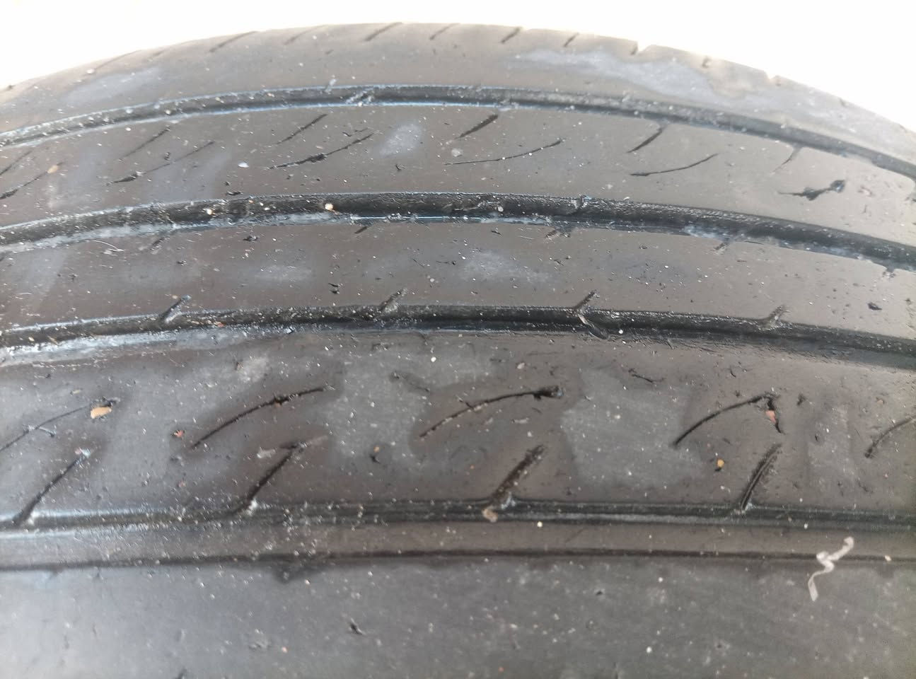 سيبايه اصليه تفصال طيبه وتأثير حجم ١٣/٧٠/١٧٥  أخو الجديد السعر ٦٠ موبايل ***********
