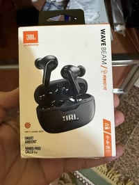 للبيع سماعة ماركة (jBL)استخدام قليل للاستفسار اتصال او خاص 07716218421