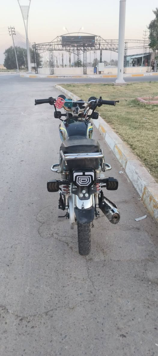 السلام عليكم للبيع تايكر موديل 25 4كير  محرك مامفتوح لا تنقيص لا  تبخير  الدراجه يرادله تبدل ضفيره وشاشه والستيرن بي عواج شويه بس ذن وما يكلفن جثير طالب علي 580وبي مجال قليل مكاني تكريت البوعجيل شراي اتصل ***********بيك خير ودلل
