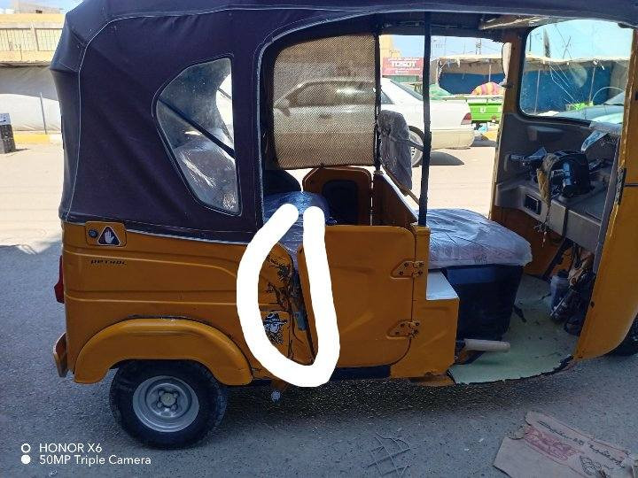 السلام عليكم
تكتك للبيع موديل 21 أوراق كامله بيها ضربه قليله موضحه بالصوره مكاني الغراف
لاستفسار أكثر اتصل ***********
مكلف بالنشر لحد يراسلني
