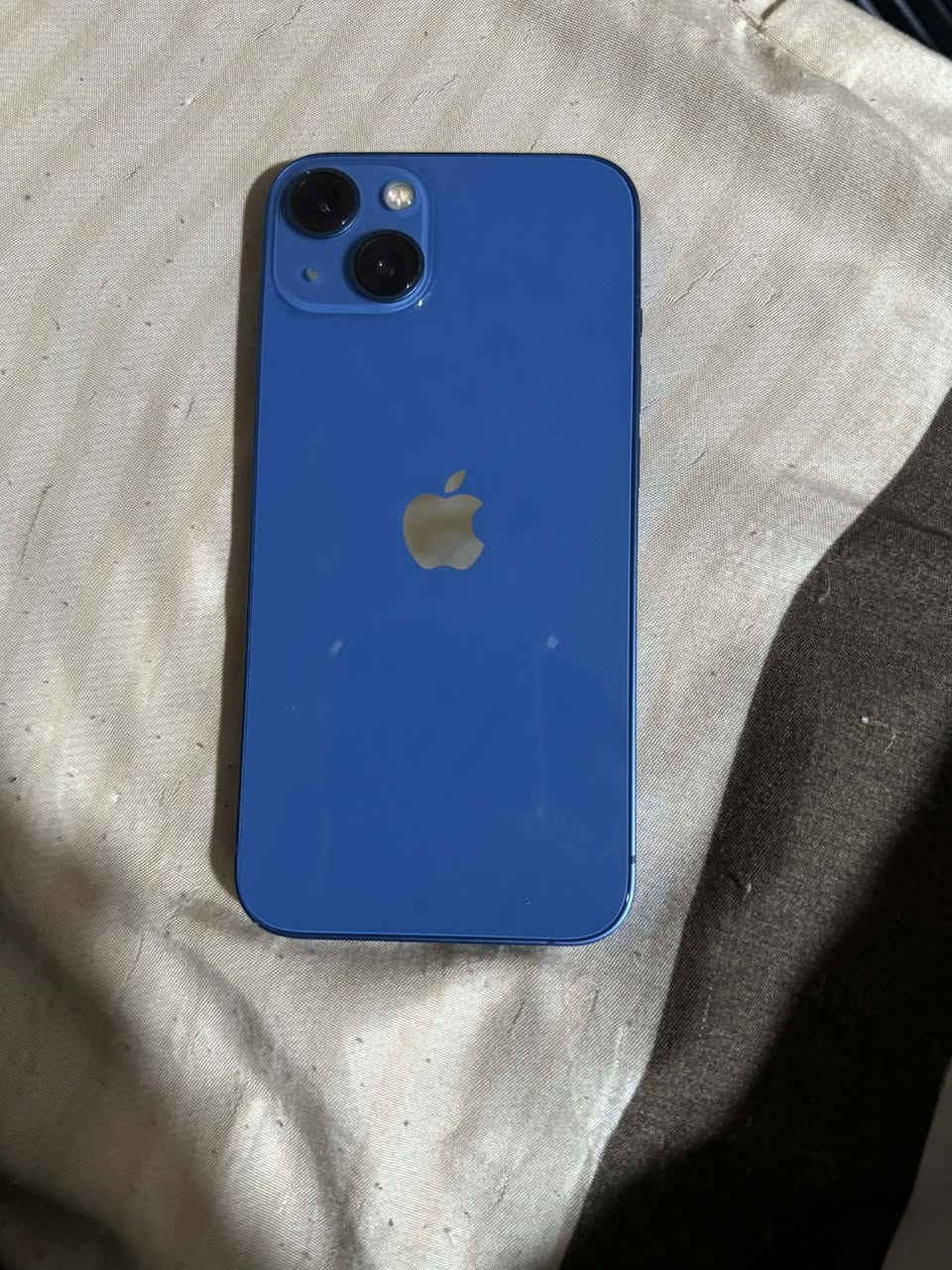 ايفون13 عادي نضافه 85 بالميه شرط ما مفتوح ولا يعبر هوا بطاريه 80
السعر 375
الشراي يخابررعلرقم

***********
