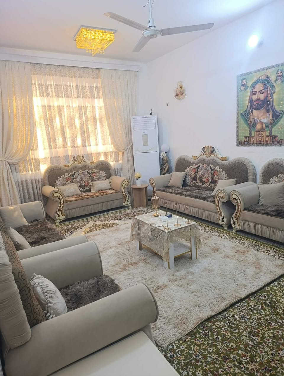 دار للبيع.. شارع جامع جعفر الطيار قرب مول بيروت... مساحة البيت 130 متر... طابقين 4 غرف نوم.. السعر خاص


**إذا كنت صاحب هذا الإعلان وتريد حذفه لأي سبب، رجاءا أرسل رسالة إلى الدعم الفني**