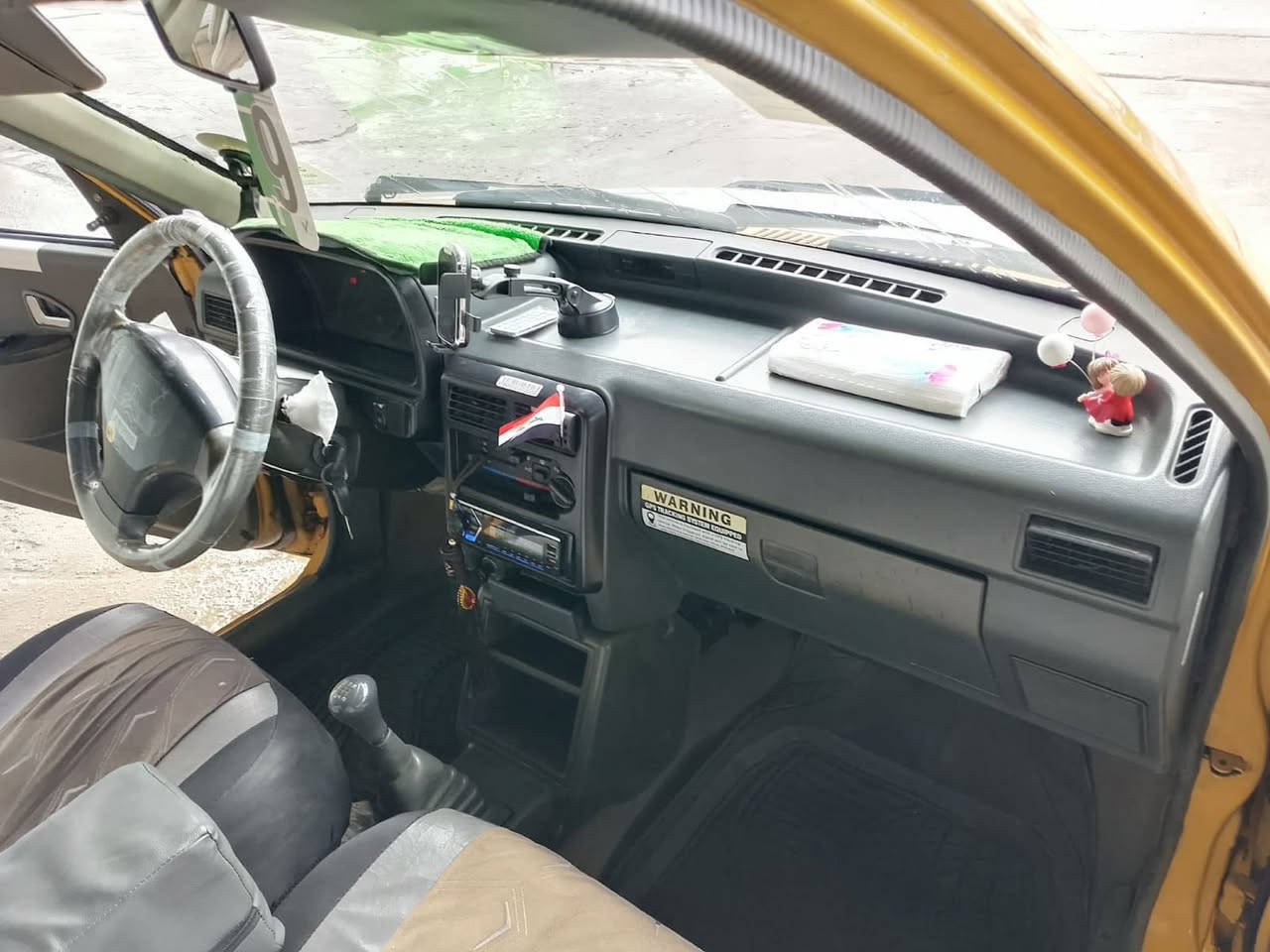 سلام عليكم سايبه للبيع موديل 11 كاربون بانزين هيه ١٠٠ غرمات صفر شرعي بل موصل
تريد وكاله تريد تحويل كير محرك شرط 
شواصي شرط  السعر 26 
كورك ***********
